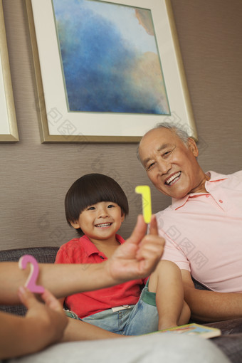 爷爷孙子男人数字学习微笑家人<strong>摄影图片</strong>