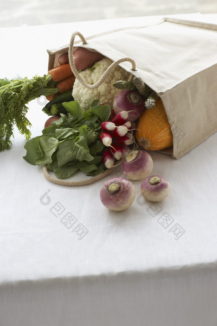 一购物袋新鲜蔬菜摄影图