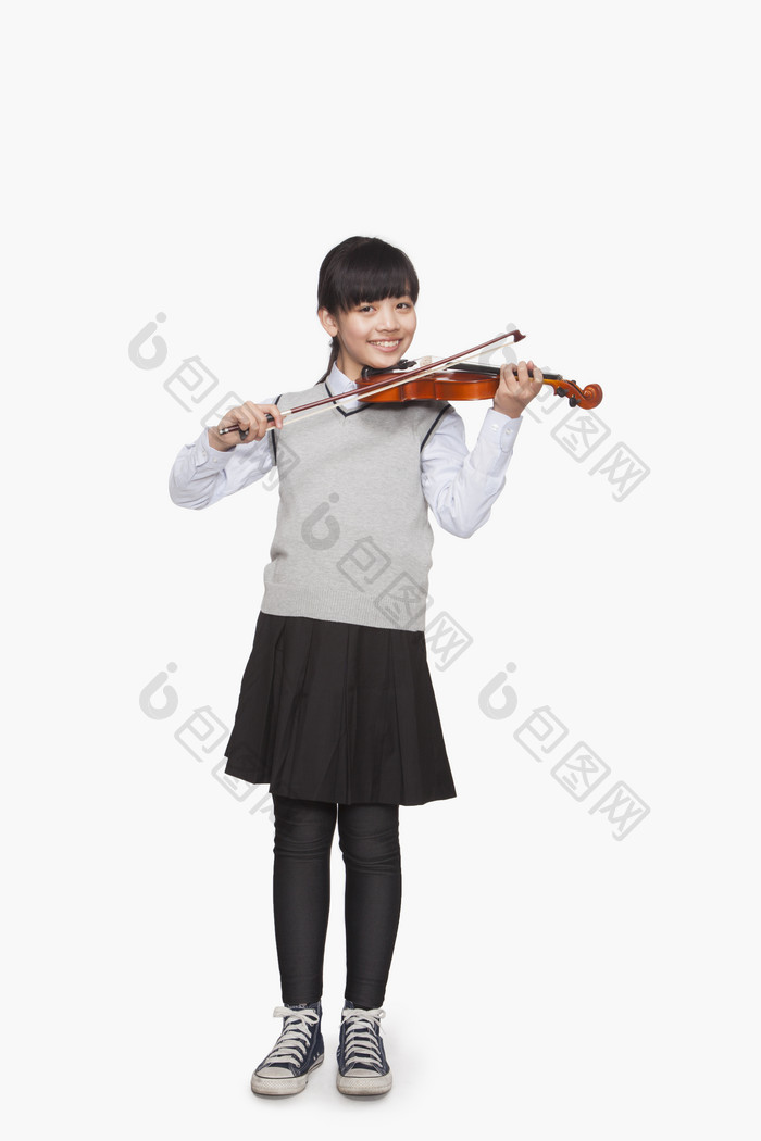拉小提琴的女孩摄影图