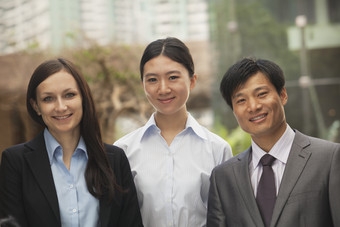 商务户外合作男女外国人微笑正式的服装摄影