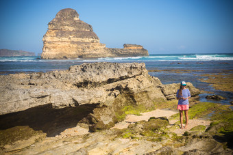 美女海边野外自然旅游风景摄影素材背景图