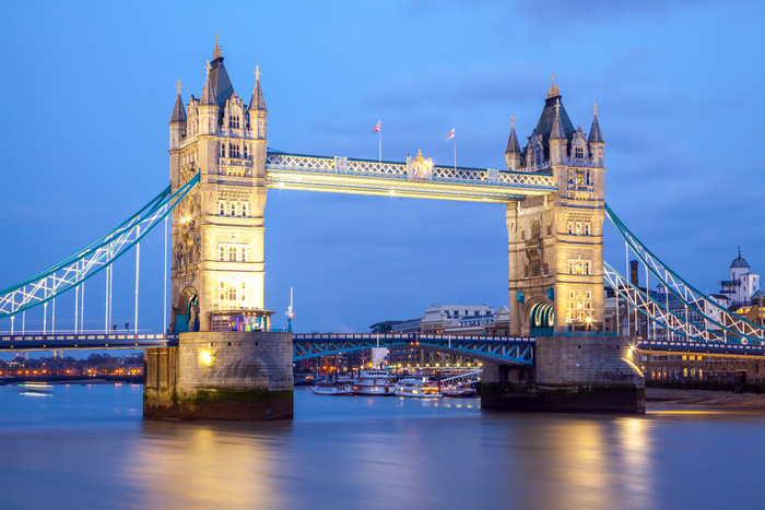 蓝色调伦敦的大桥摄影图