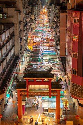 夜晚中的香港街道