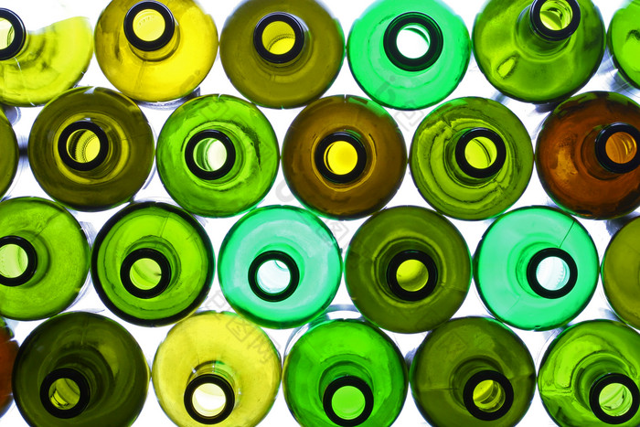 绿色调酒瓶塞摄影图