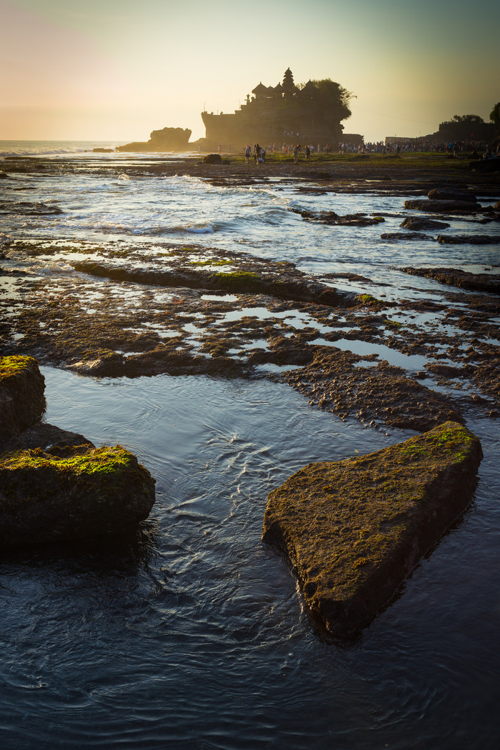 上传时间:2020-01-05 12:00:00 石头图片 夏日海边