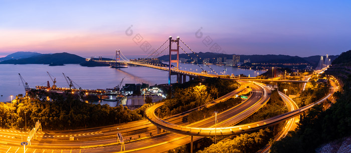 傍晚城市高架桥摄影图