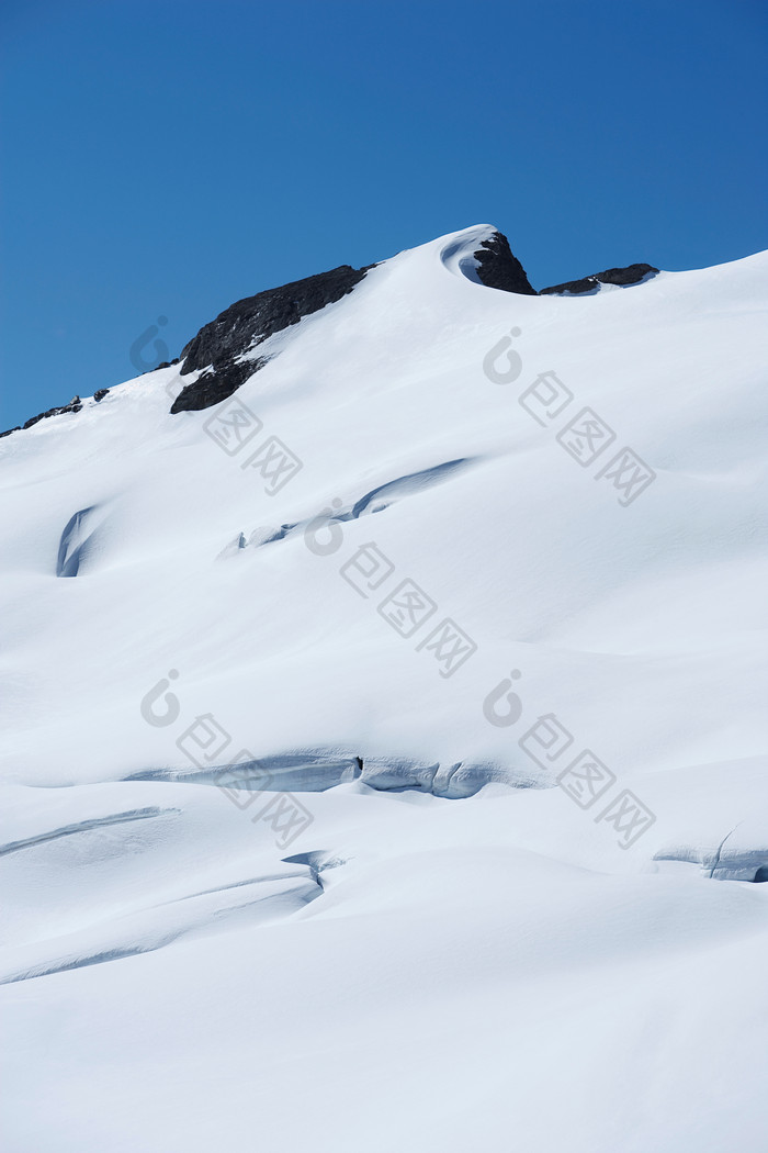 冬天雪山风景摄影图