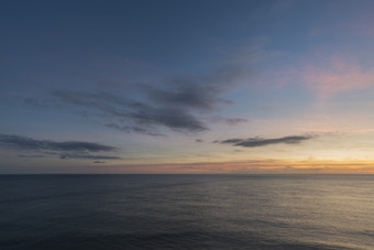 海洋和天空中的<strong>夕阳</strong>
