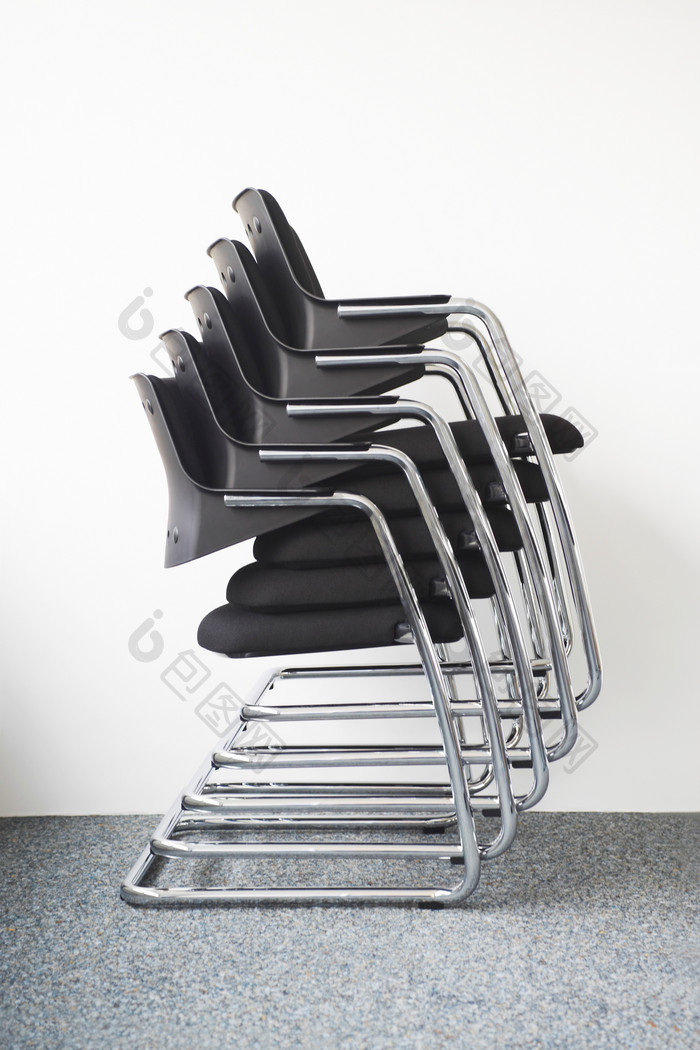 黑色办公椅子摄影图