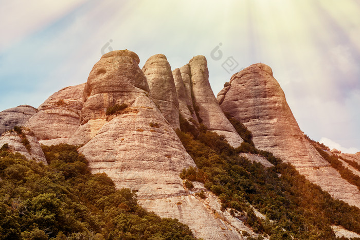 蒙特塞拉特山峰摄影图