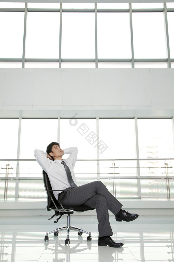 翘二郎腿图片_翘二郎腿图片大全