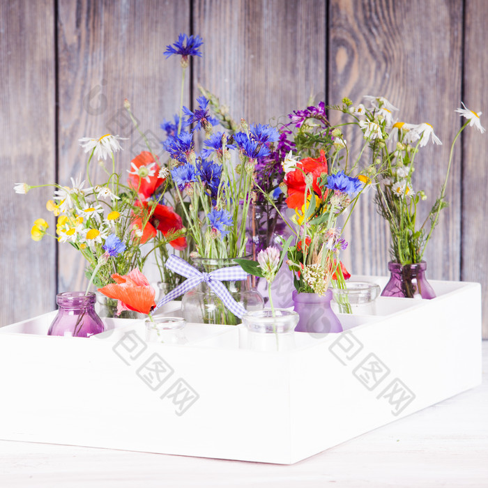 鲜花花瓶装饰品摄影图
