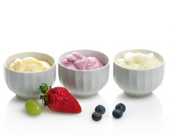 简约水果酸奶摄影图