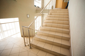 简约的<strong>楼梯</strong>走廊摄影图