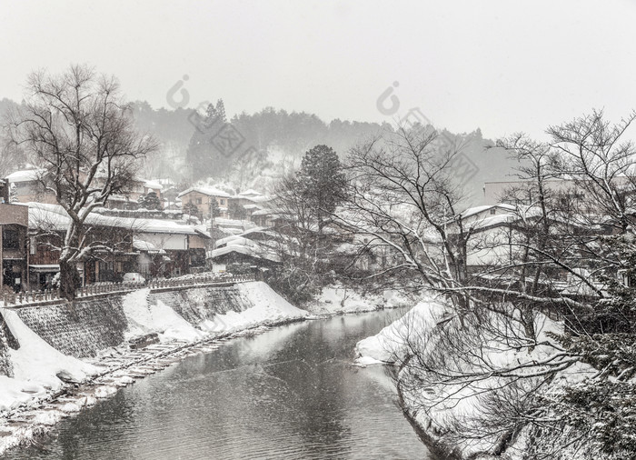 黑白风格雪景摄影图