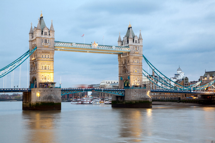 伦敦塔桥著名建筑