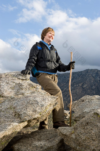 <strong>登山</strong>休息的中年女人