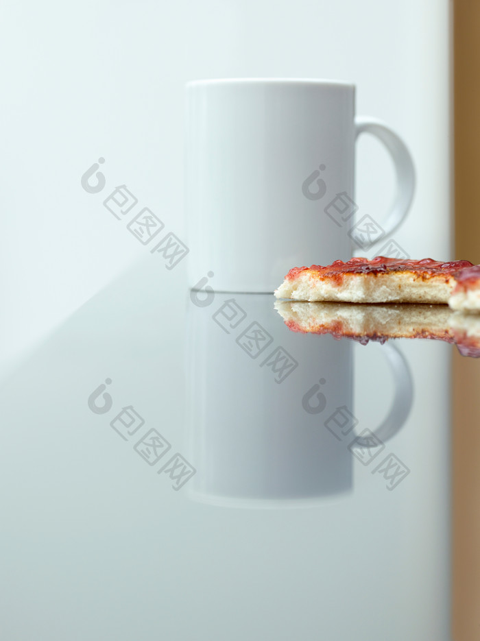 灰色调简单早餐摄影图