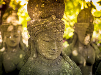 古老的佛教<strong>石像</strong>摄影图