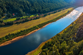 大自然长河河流摄影图