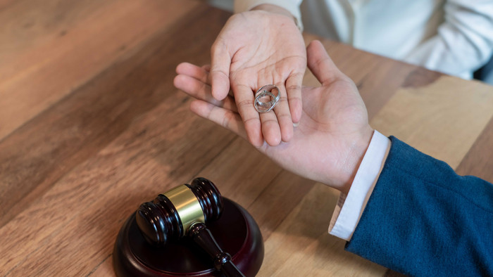 判决戒指法律离婚交换咨询律师事务所工作