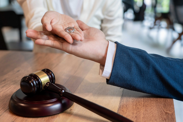 戒指法律离婚交换咨询律师事务所判决工作
