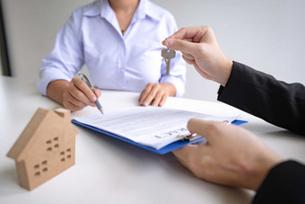 工作房地产销售职员职业客户合作签约交易