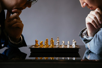 下国际象棋摄影图