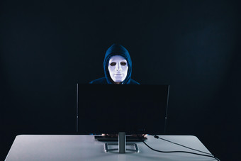 电脑前的黑客摄影图