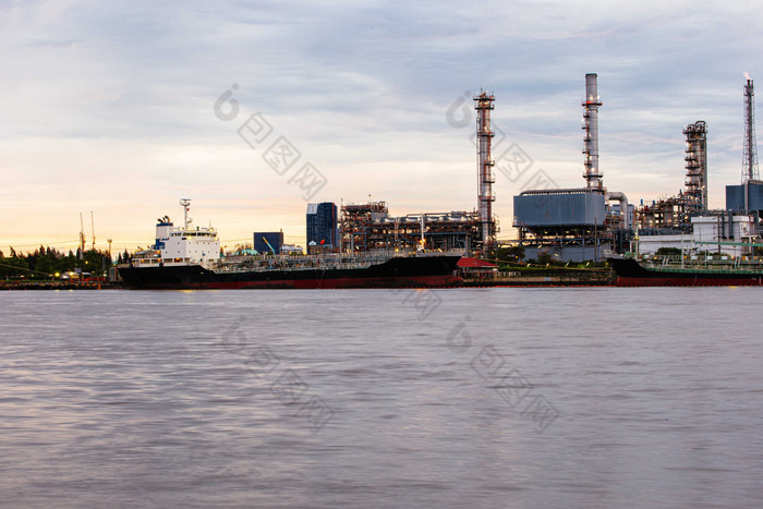 石化石油工厂摄影图