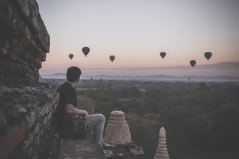 休假度假旅行男孩