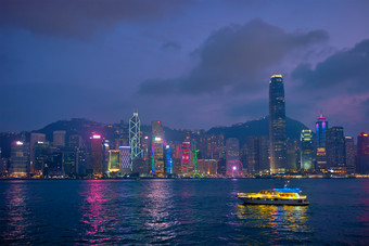 在香港天际线摩天大楼维多利亚