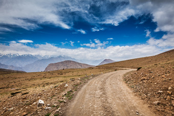 未铺的路面近景<strong>摄影</strong>图