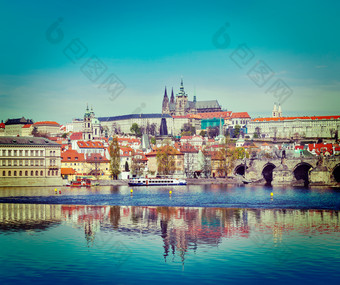欧洲河流城镇摄影图片