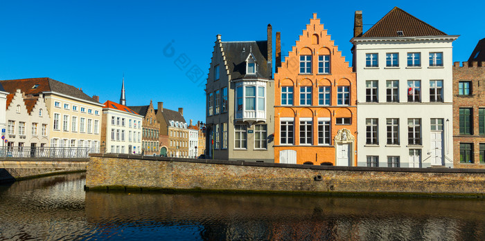 比利时小镇运河摄影图片