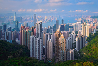在<strong>香港</strong>摩天大楼天际线峰