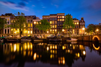 阿姆斯特丹运河黄昏黑暗