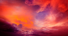 红色的云层摄影图