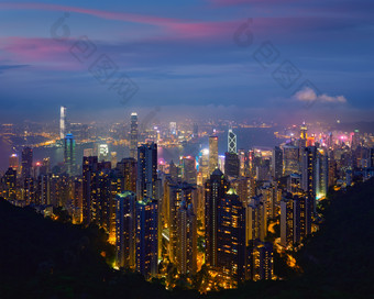 在<strong>香港</strong>摩天大楼天际线暮光之城