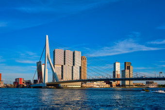 鹿特丹<strong>荷兰</strong>桥大厦