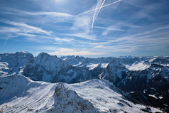 俯瞰雪山风景摄影图片
