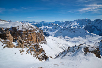 远处<strong>雪山</strong>风景<strong>摄影图</strong>片