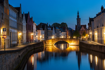 欧洲小镇运河夜景摄影图片