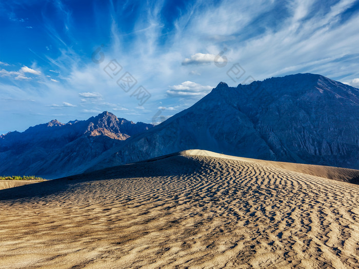 沙丘沙漠荒漠蓝天白云