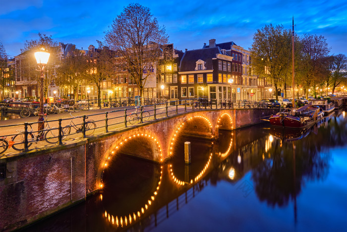 阿姆斯特丹运河桥房子