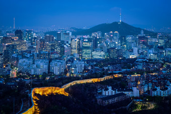首尔韩国南装有照明装饰的