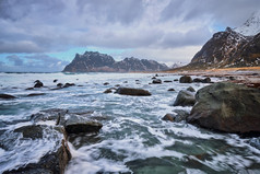 海洋岩石流水摄影图