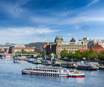 欧洲城市游船摄影图片