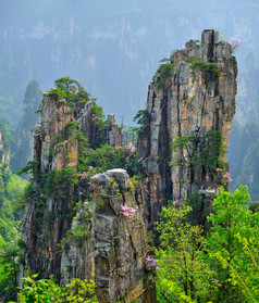 险峻山峰摄影图片