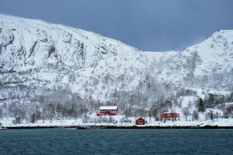 挪威岛屿雪山房屋民居